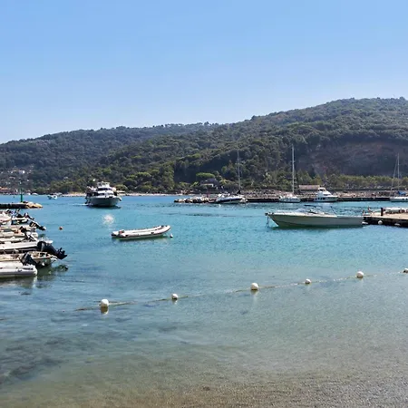 La Ca Bela 韦内雷港