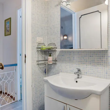 La Ca Bela 韦内雷港